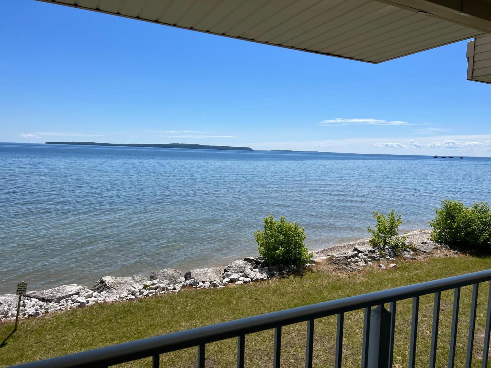 Quality Inn Lakefront Saint Ignace Exterior photo